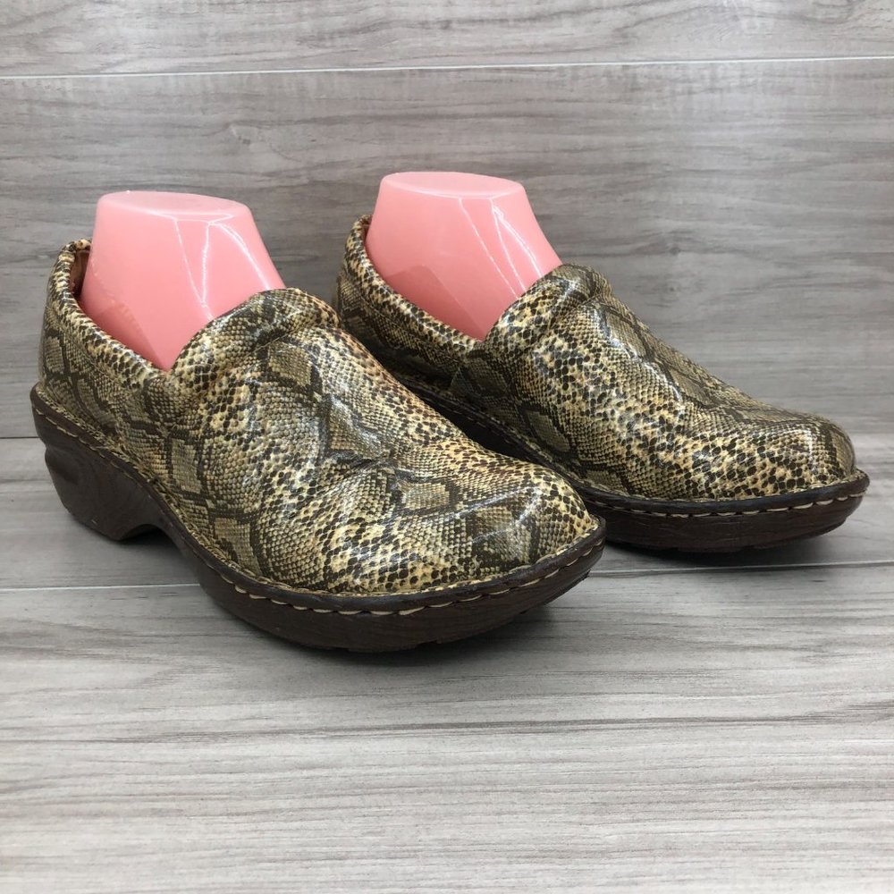 Bolo by Born Clogs Women's 10 Snake Skin Print Slip On Shoes - Picture 4 of 10
